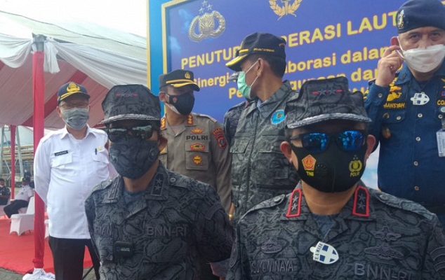 Deputi Pemberantasan BNN Arman Depari menjelaskan Operasi Laut Interdiksi 2021 di Pelabuhan Ujung Baru,