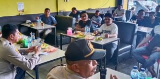 Foto Kapolsek Percut Sei Tuan dan para awak media